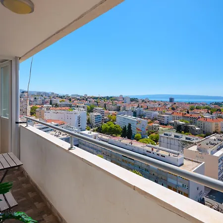 Anthea's Of Centre Penthouse Split